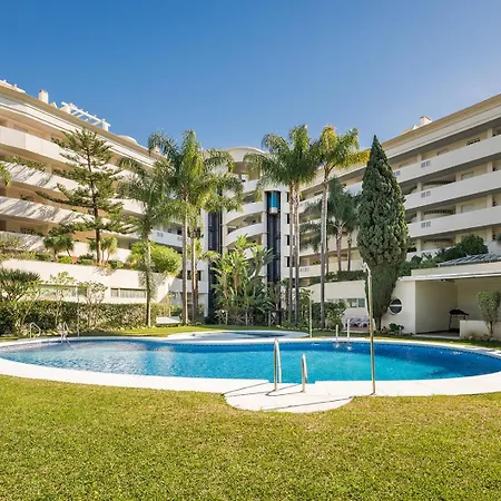 Apartment Elegant 3 Bed - Prime Puerto Banus Marbella