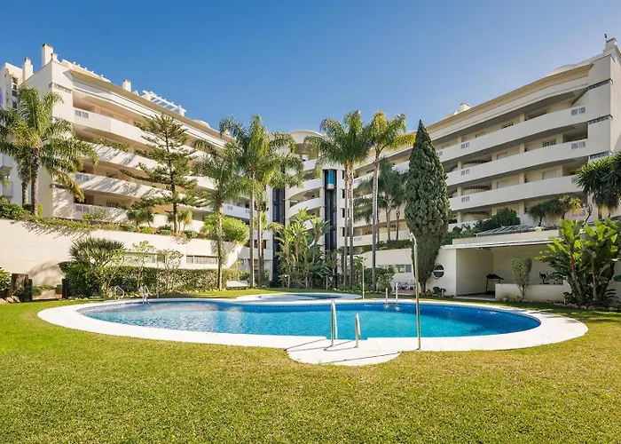 Lejlighed 3 Bedroom Puerto Banus Marbella